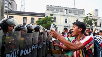 Mientras siguen las protestas en