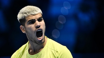 Carlos Alcaraz se mantiene en