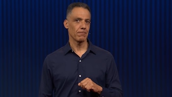 El forense digital Hany Farid reconoce que ya no confía en sus ojos por culpa de los deepfakes