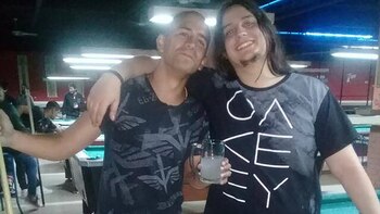 A la derecha, Nahuel Barragán.