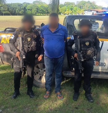 El arrestado cuenta con varios alias, entre ellos “Miguel Ángel Landeros”, “Chuma” y “Miguelón”, y es acusado de conspirar para distribuir cocaína a EE.UU. (Cortesía: PNC de Guatemala)