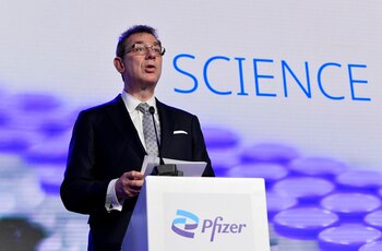 El CEO de Pfizer, Albert