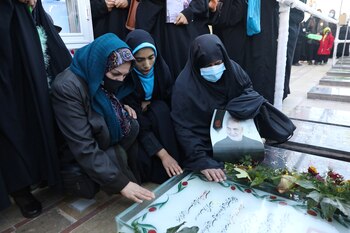 Mujeres rinden homenaje a Soleimani