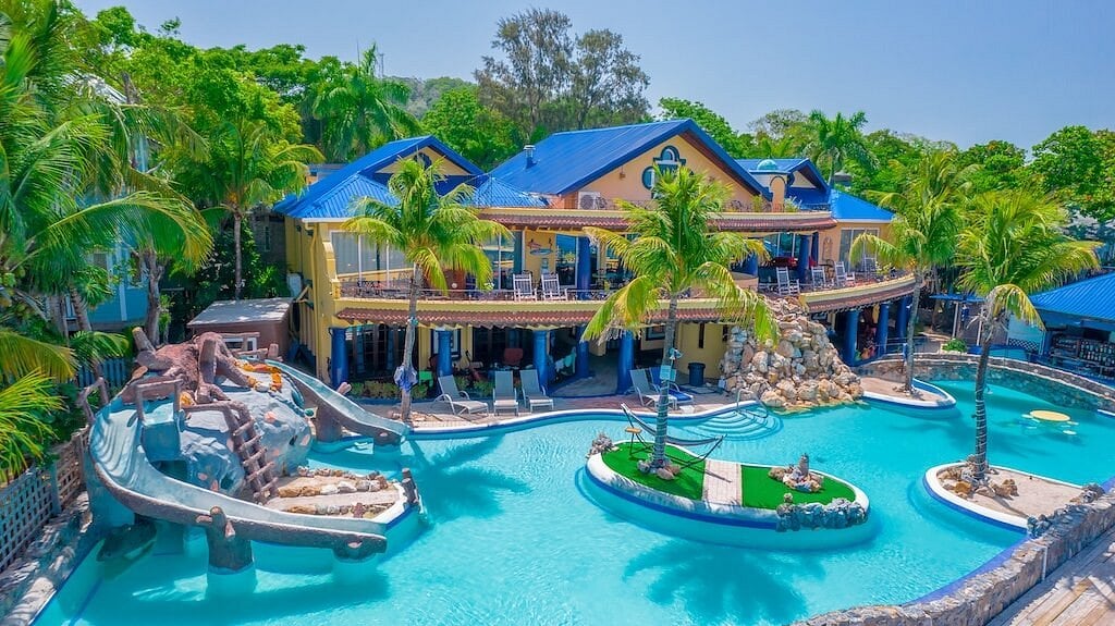 El turismo representa una oportunidad económica para hoteles, restaurantes y pequeños negocios, que reciben a visitantes nacionales durante el período de vacaciones. (Foto: Cortesía / Redes sociales)