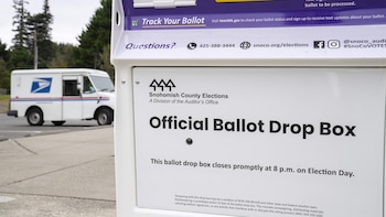 El Supremo de EEUU rechaza autorizar la orden de Trump contra el voto por correo para las 'midterms'