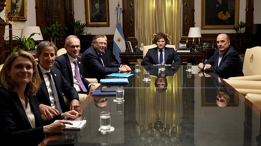 YPF toma el control de dos yacimientos clave en Vaca Muerta y consolida su liderazgo energético