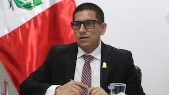 Ministro de Trabajo responde por presunto certificado falso: “No necesito un documento fraguado para asumir algún tipo de cargo”
