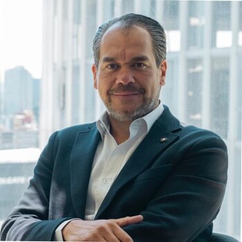 Durante la entrevista, Juan Manuel