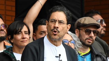 La oposición colombiana acude a la Justicia por el cierre de las emisoras de paz ordenado por el Gobierno