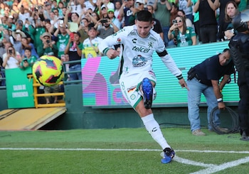 El colombiano será titular frente