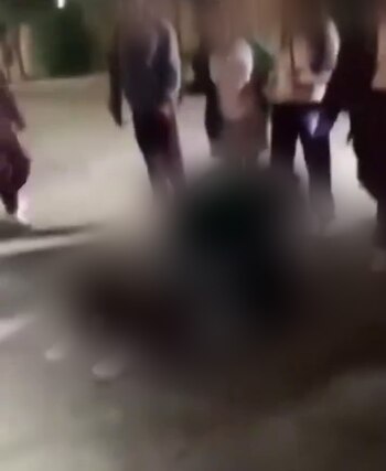 Estudiantes se pelean.
(X/@DimeFred2)