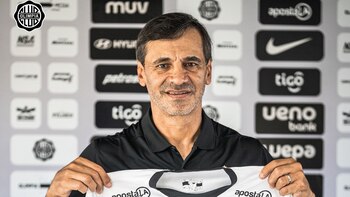 Fabian Bustos olvida a Universitario