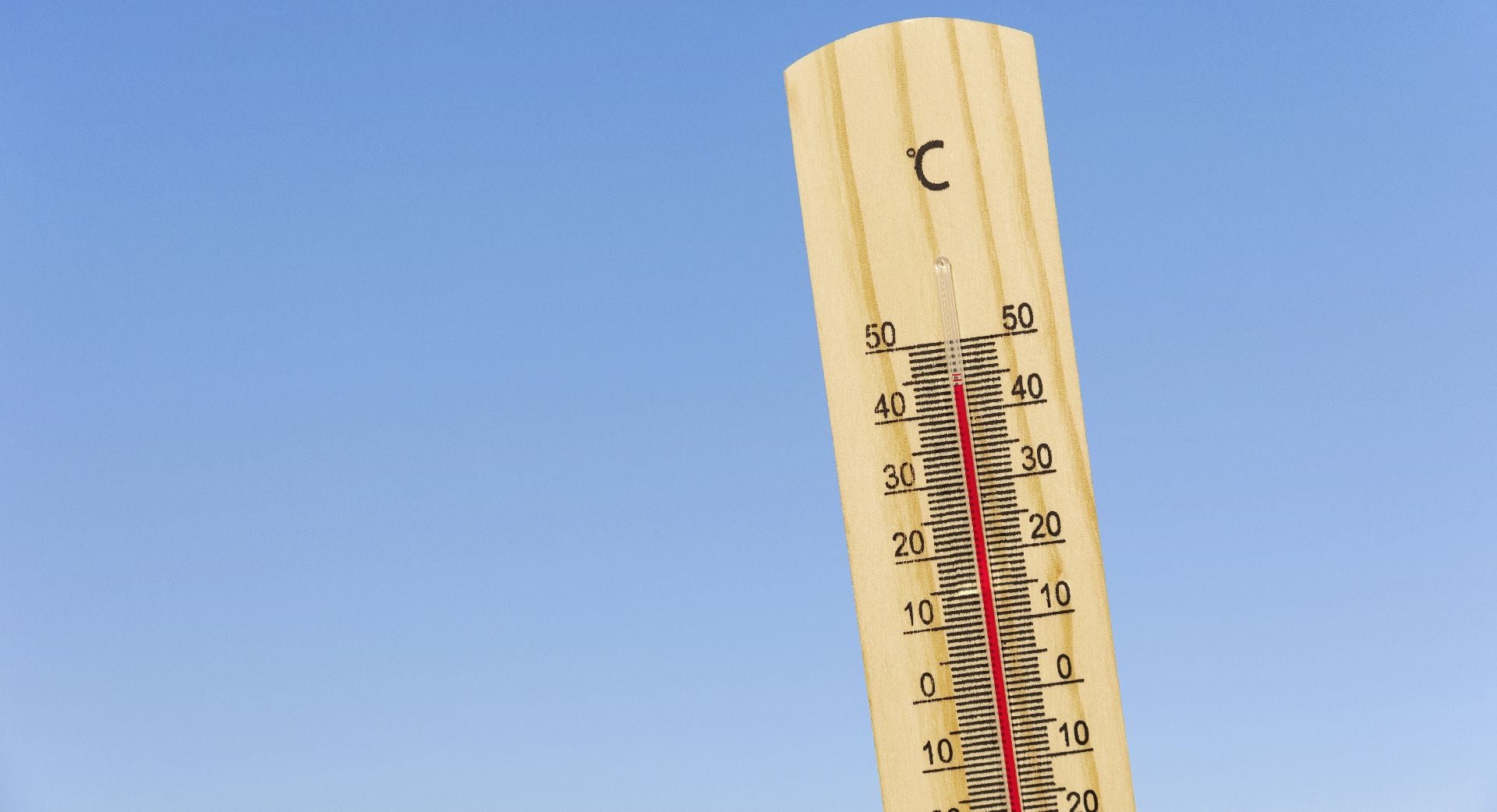 Antes de existir escalas y grados, el termoscopio de Galileo marcó un hito al mostrar variaciones de calor, origen del instrumento que transformó la ciencia experimental. (Freepik)