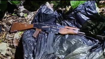 Durante la Operación Harpía, las autoridades decomisaron un fusil presuntamente vinculado con las actividades de la estructura criminal investigada. Cortesía MP