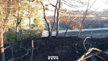 Los Bombers dan por controlado el incendio en Talavera (Lleida)