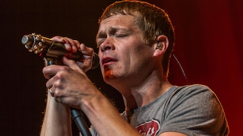 Murió Brad Arnold, voz y