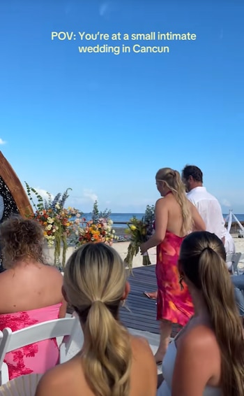 La ceremonia en Cancún tuvo un detalle inesperado que convirtió el video en una curiosa escena viral.