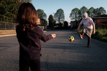 Las familias deben integrar a
