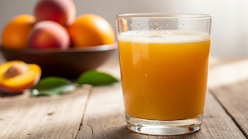 Receta fácil de jugo de durazno con manzana para combatir el estreñimiento