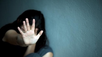 Condenan a hombre que violó y amenazó de muerte a una adolescente y su familia en República Dominicana