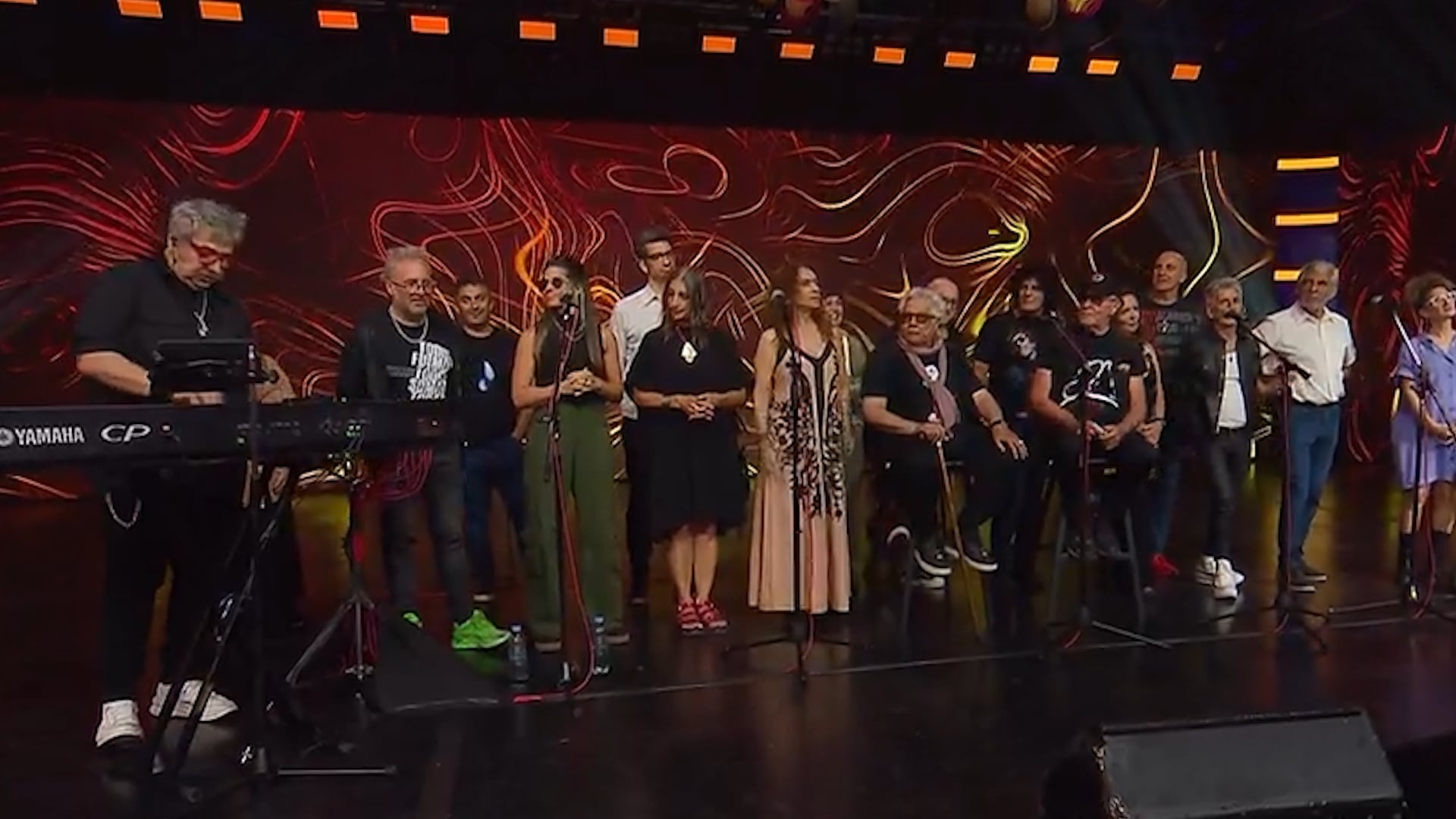 El programa de televisión reunió a reconocidas voces argentinas en un evento que combinó música y solidaridad en horario central