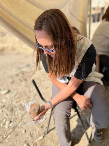 La directora del proyecto sostiene