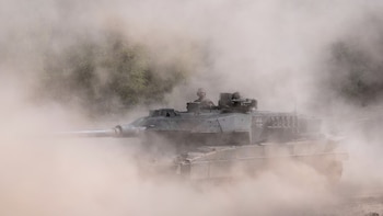 Rearme militar en Europa: entre recortes sociales y endeudamiento récord