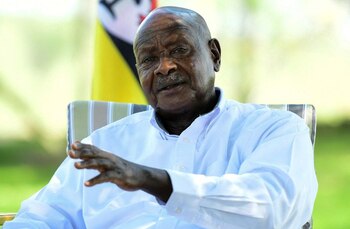 El presidente Yoweri Museveni promulgó