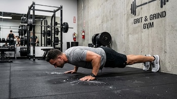 Cómo una pared puede ser clave en las flexiones, según un experto