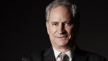 Soberón Kuri está al frente