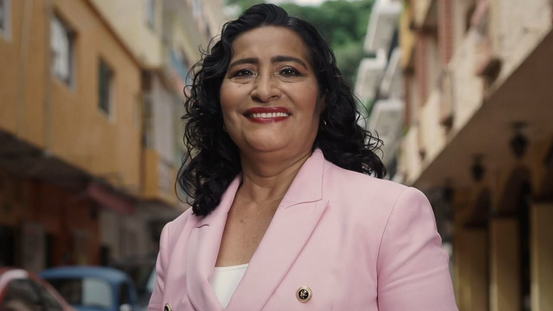 Internautas no tardaron en cuestionar la preparación de la mandataria para su evento. (Foto: Facebook/Abelina López Rodríguez)