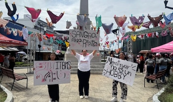 La plaza 5 de mayo, en la ciudad capital, fue el escenario de la protesta por una menstruación digna.
