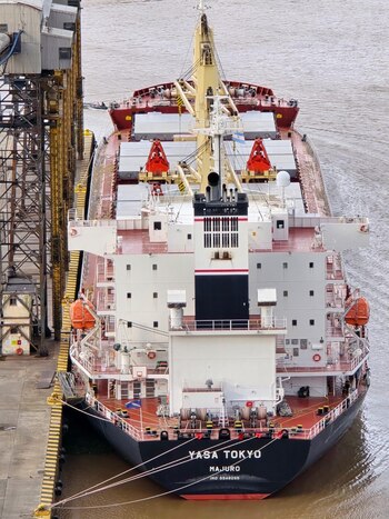 El buque Yasa Tokyo intentó