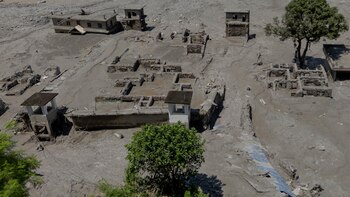 Aumentan a más de 530 los muertos por la devastadora riada en Nepal
