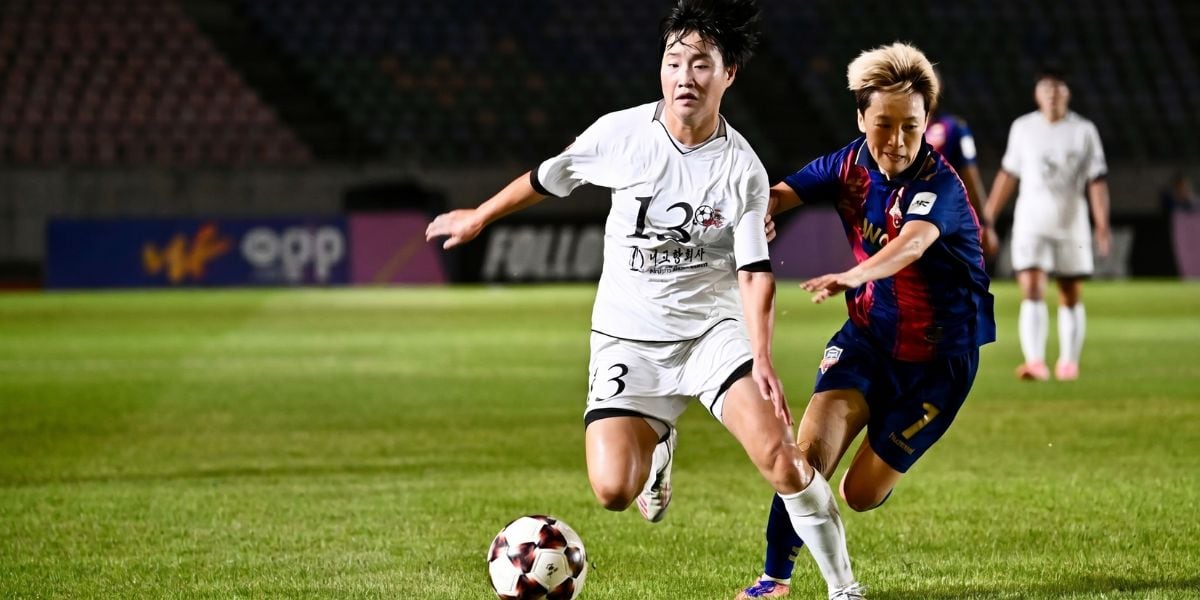 El Naegohyang Women’s FC de Corea del Norte regresa a Corea del Sur para disputar la semifinal de la Liga de Campeones Femenina de la AFC (Captura/YouTube)