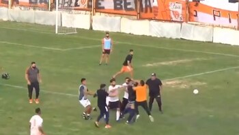 La batalla campal incluyó patadas