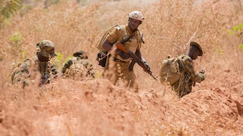 Al menos 25 muertos en