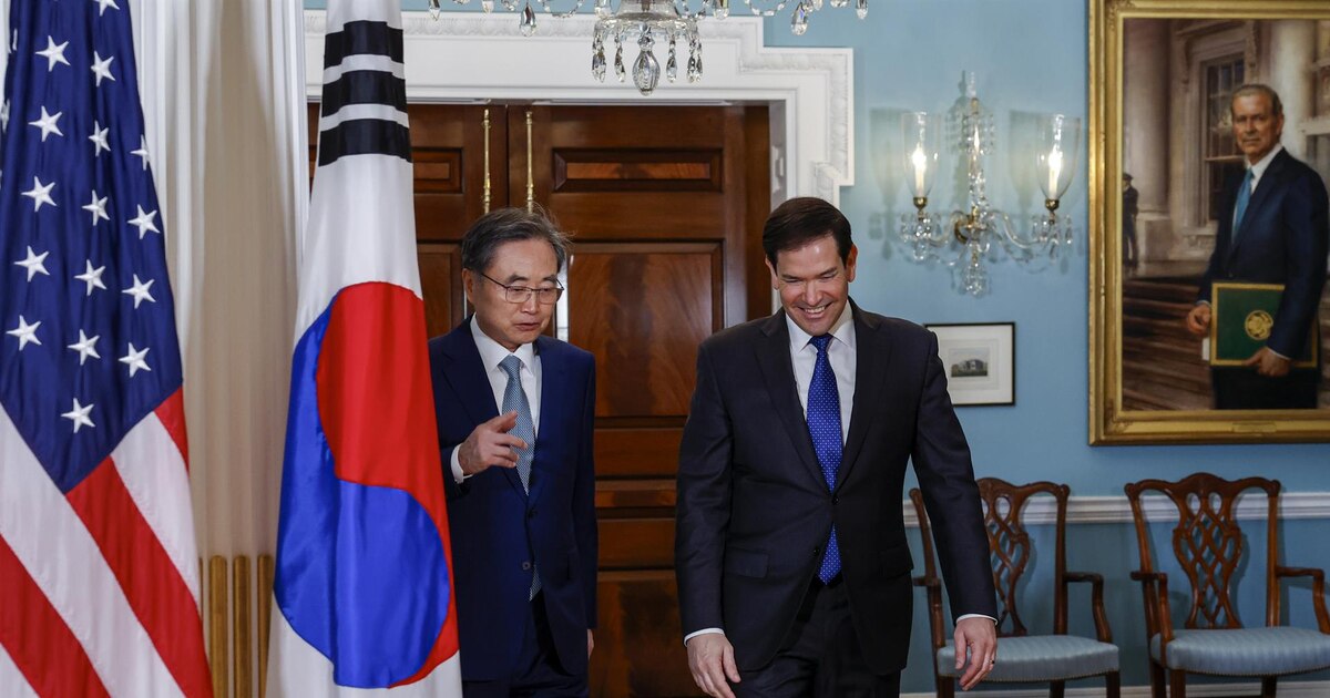 Photo: infobae.com US and South Korea Agree on Strait of Hormuz Security Amid Troop Deployment Dispute