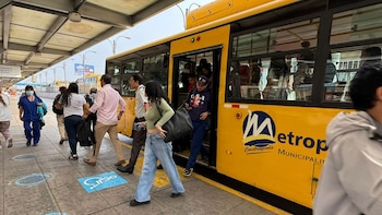 En el Metropolitano, las unidades se dirigirán a la estación más cercana para facilitar una evacuación ordenada y segura - Créditos: Andina.