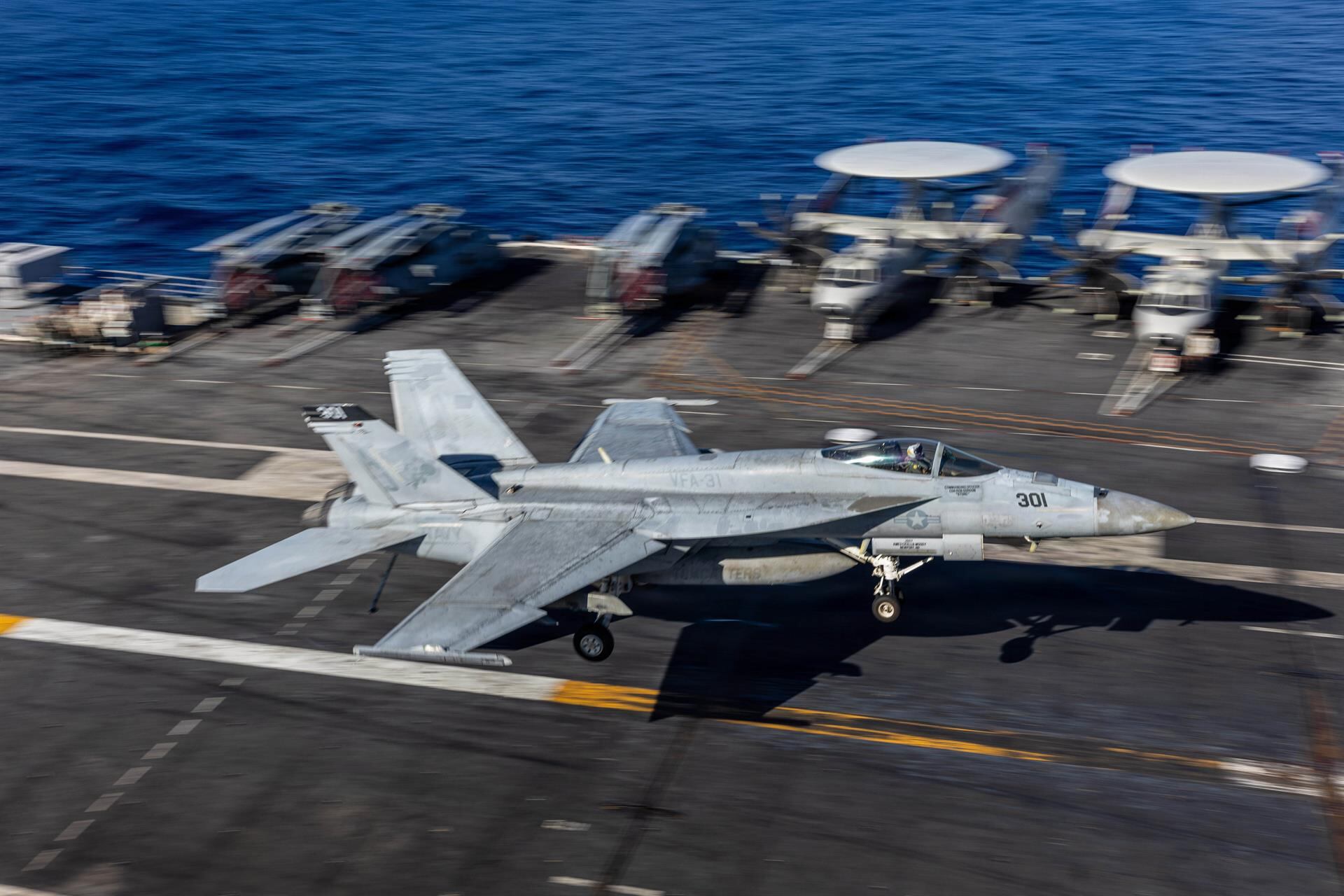 Hegseth niega un segundo ataque contra una embarcación en el Caribe tras observar que había supervivientes