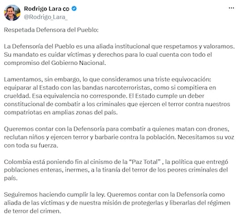 Rodrigo Lara rechazó equiparar al Estado con las bandas narcoterroristas y defendió el deber de combatir a los grupos armados. - crédito @Rodrigo_Lara_/X