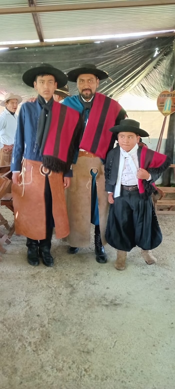 Clemente Vera junto a sus