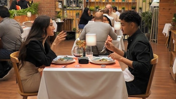 ¿Prejuicios o incompatibilidad? Una soltera en ‘First Dates’ decide no darle una segunda oportunidad a su cita por su nacionalidad (Telecinco)