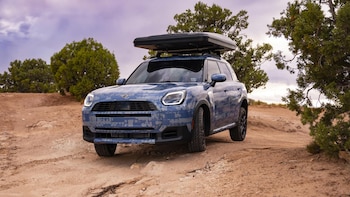Mini estrenará una nueva variante "aventurera" en el Rebelle Rally 2026