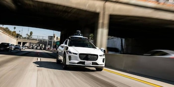 Un robotaxi de Waymo, un