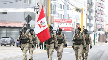 Día de la Bandera se celebra hoy 7 de junio: peruanos celebran feriado acudiendo a las urnas por segunda vuelta