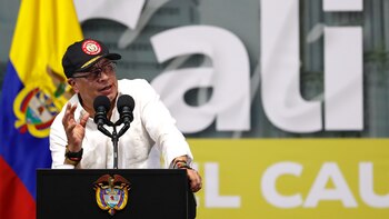 Petro viaja a Suecia y