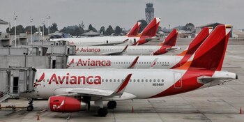 Viajar solo con Avianca: La