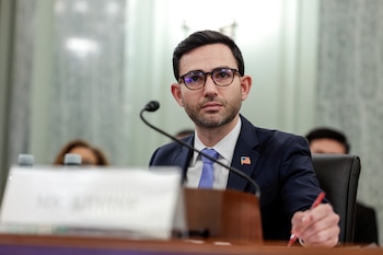El comisionado Samuel A.A. Levine informó junto a Mamdani el cierre de la demanda contra Extra Space (Anna Moneymaker/Pool vía REUTERS).