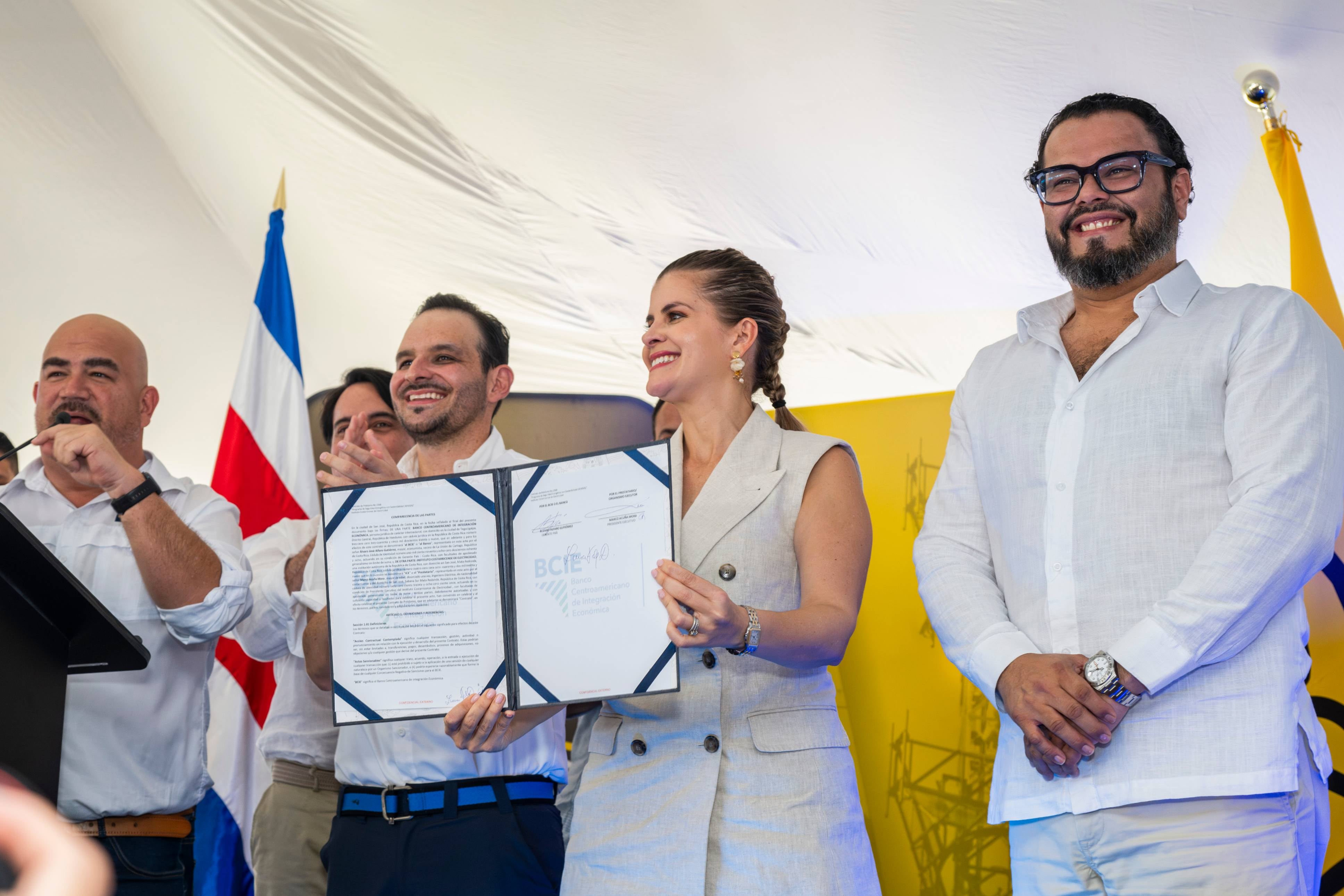 El proyecto, con un costo de USD 400 millones financiados íntegramente por el BCIE, añadirá 200 megavatios al sistema eléctrico nacional. Foto cortesía.